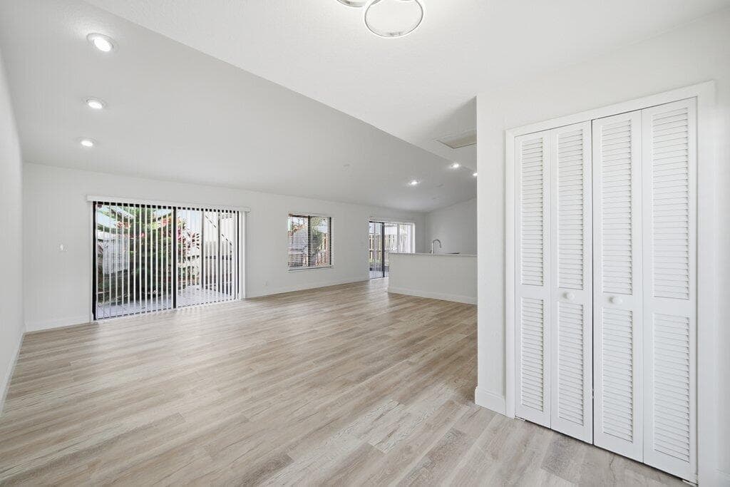Foyer to Kitchen