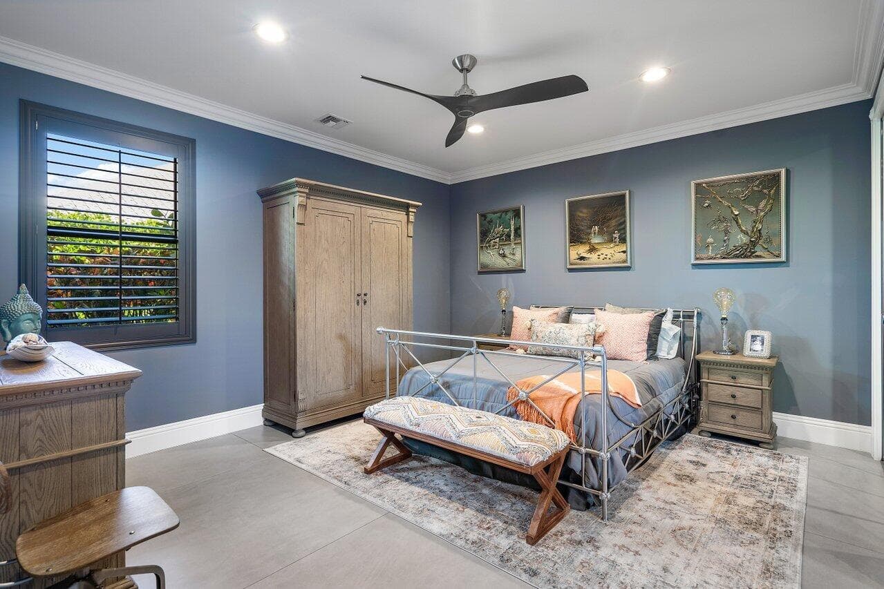 Guest room