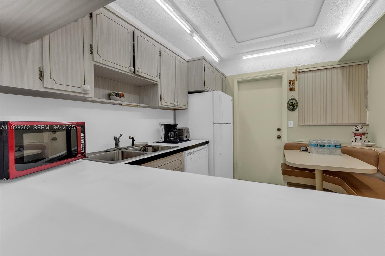 FIRST GULFSTREAM GARDENS · #407B in Hallandale Beach - Photo 3