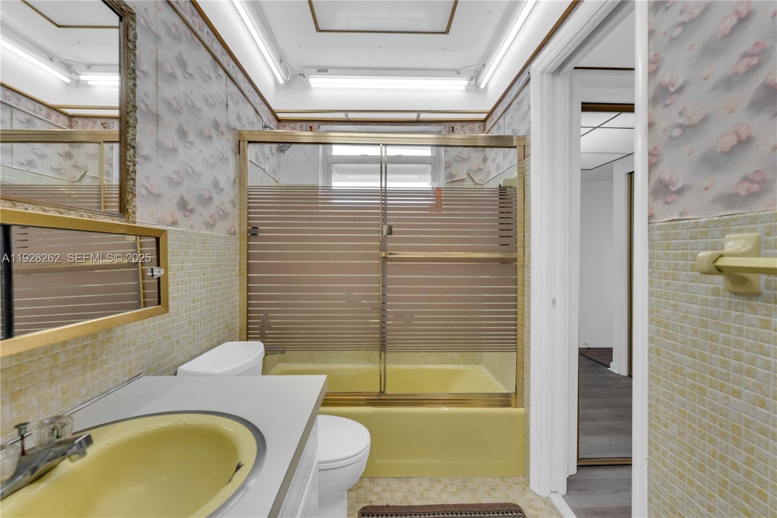 FIRST GULFSTREAM GARDENS · #407B in Hallandale Beach - Photo 14