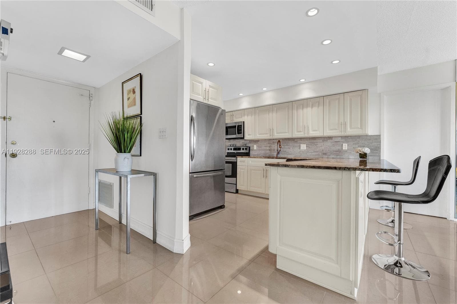 FAIRWAYS RIVIERA · #729 in Hallandale Beach - Photo 2