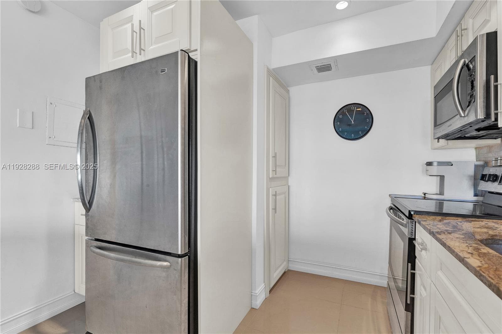 FAIRWAYS RIVIERA · #729 in Hallandale Beach - Photo 6