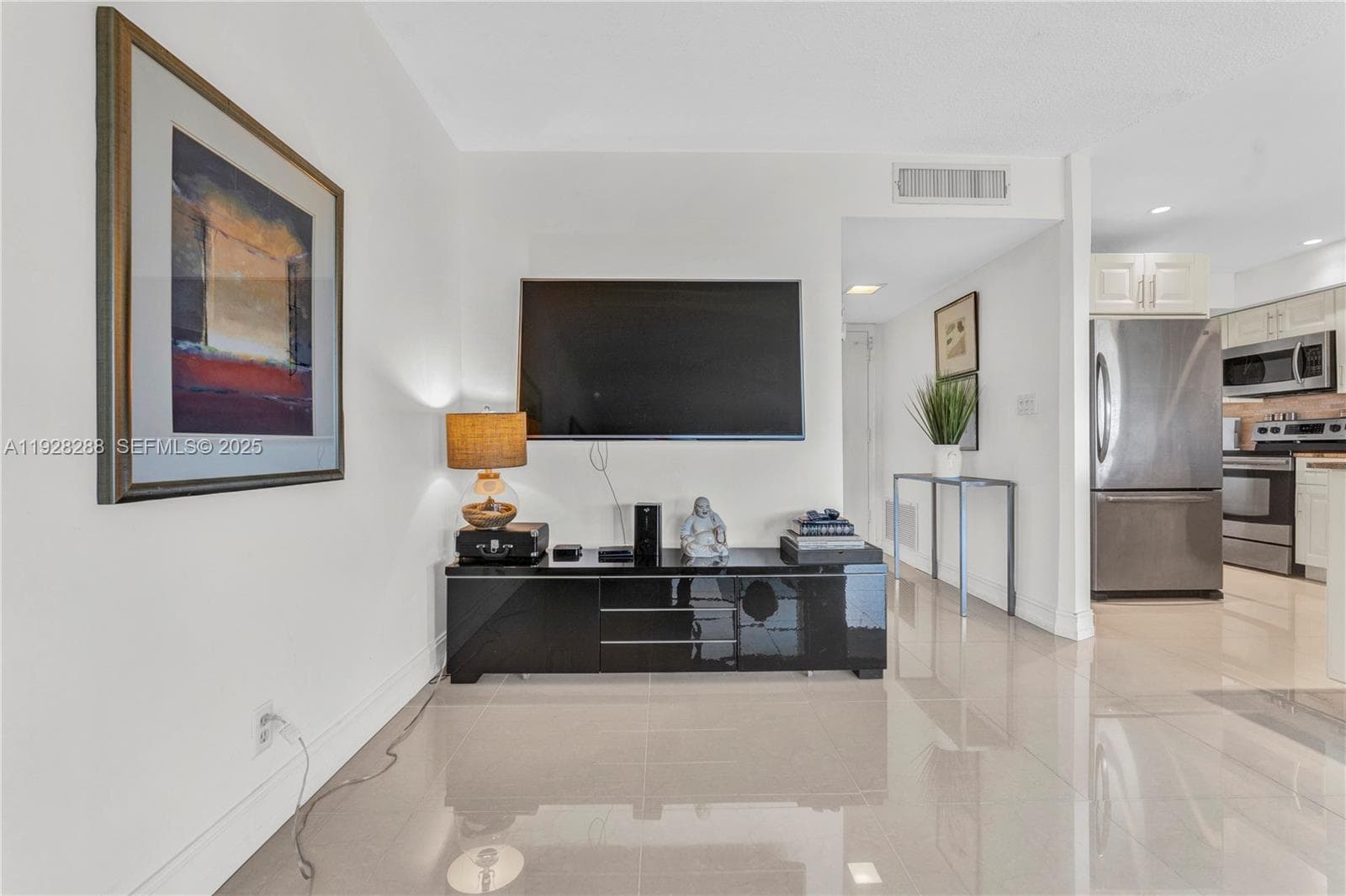 FAIRWAYS RIVIERA · #729 in Hallandale Beach - Photo 16