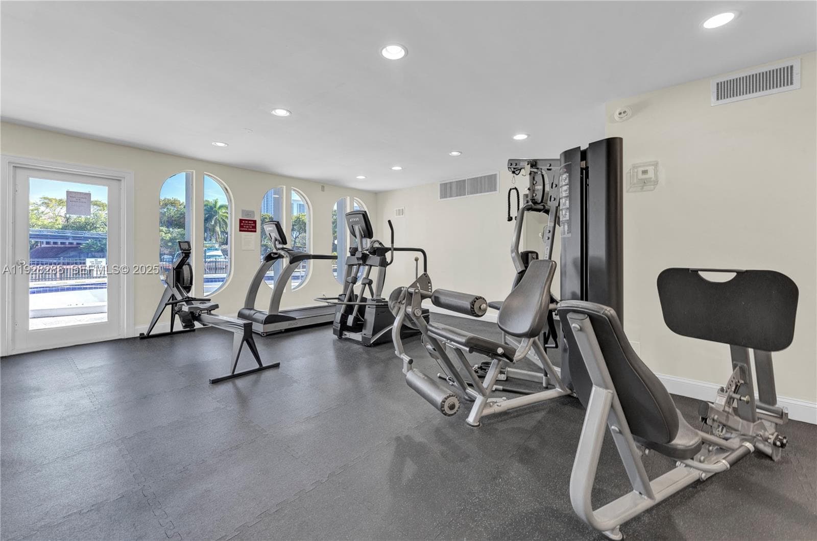 FAIRWAYS RIVIERA · #729 in Hallandale Beach - Photo 22