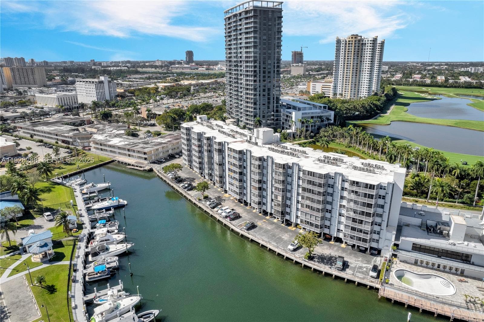 FAIRWAYS RIVIERA · #729 in Hallandale Beach - Photo 24