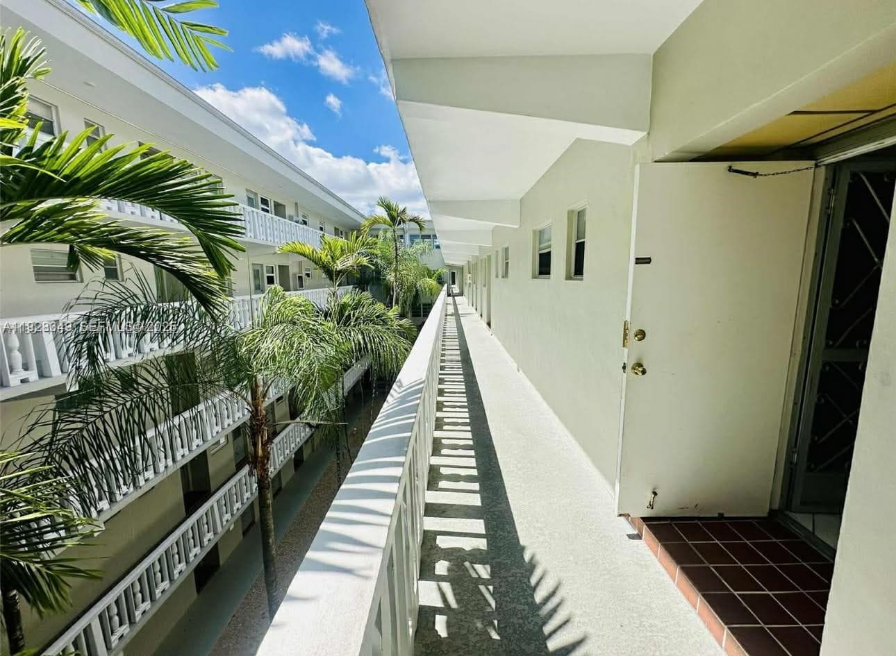 THIRD GULFSTREAM GARDEN · #404G in Hallandale Beach - Photo 3