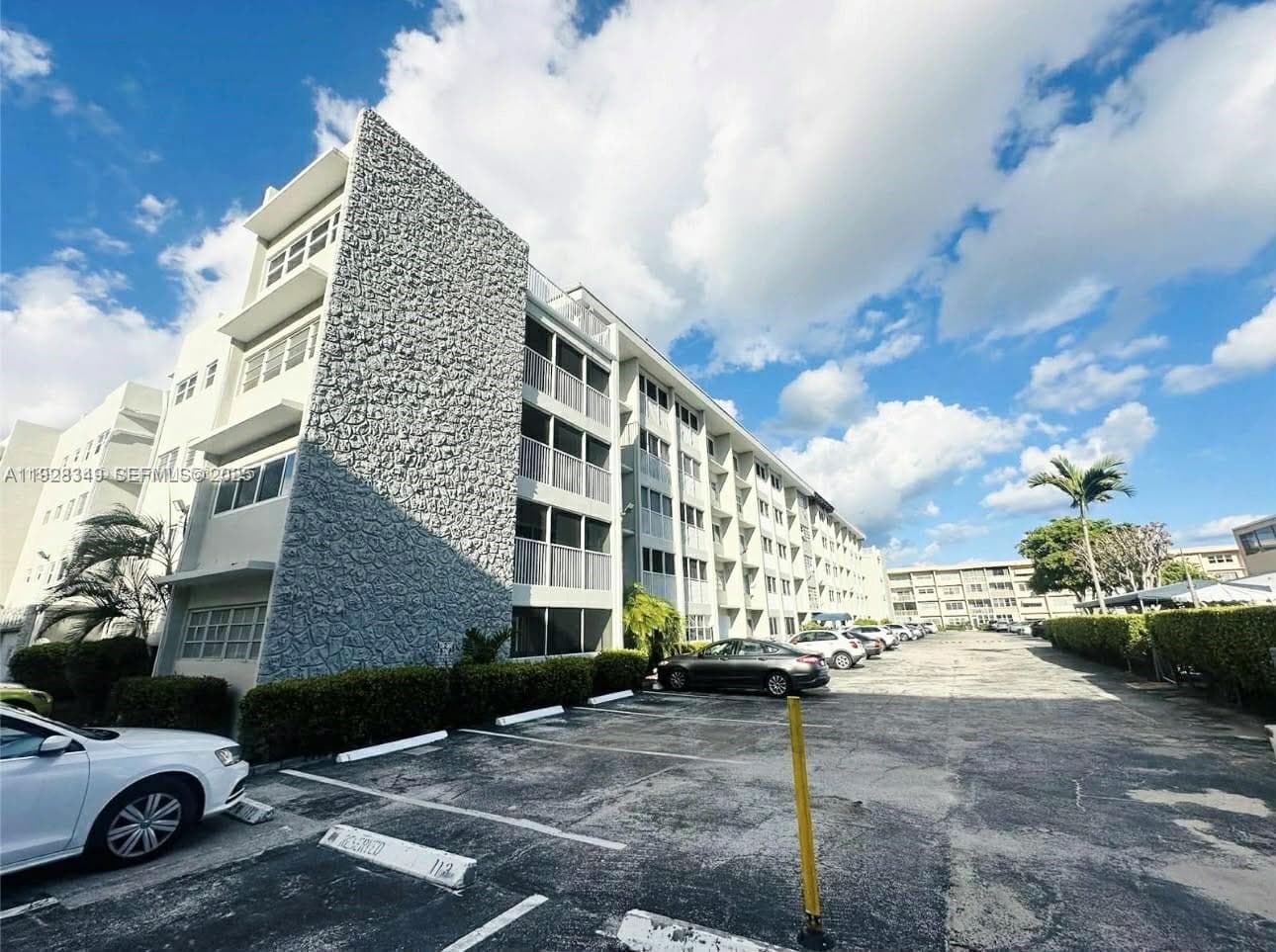 THIRD GULFSTREAM GARDEN · #404G in Hallandale Beach - Photo 28