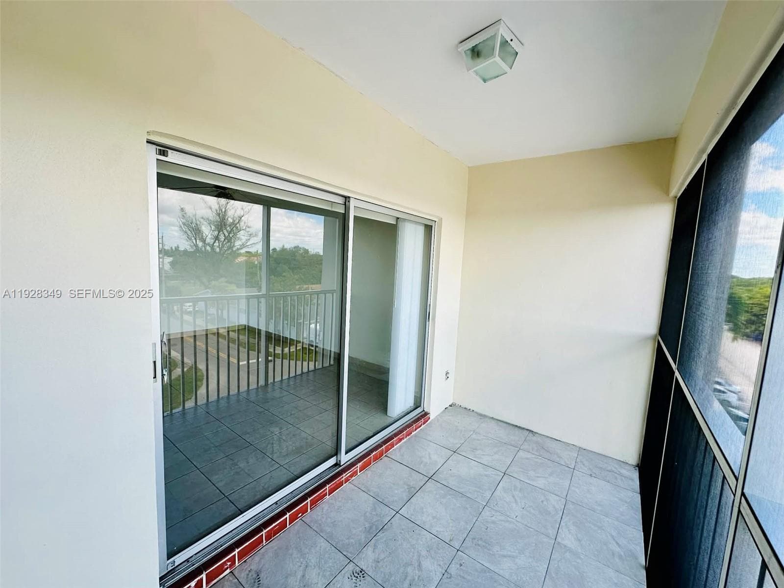 THIRD GULFSTREAM GARDEN · #404G in Hallandale Beach - Photo 9