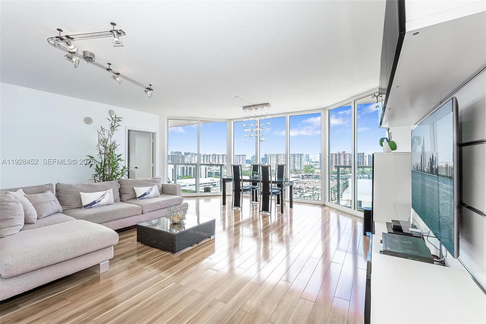 La Perla · #1507 in Sunny Isles Beach - Photo 5
