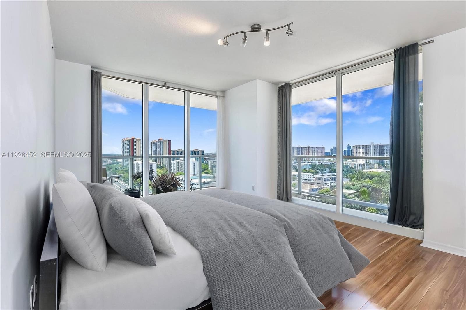 La Perla · #1507 in Sunny Isles Beach - Photo 10