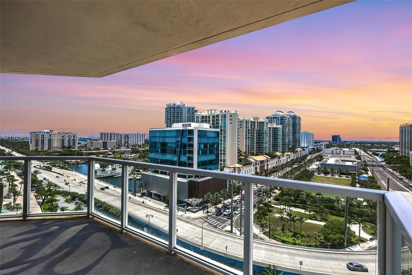 La Perla · #1507 in Sunny Isles Beach - Photo 4