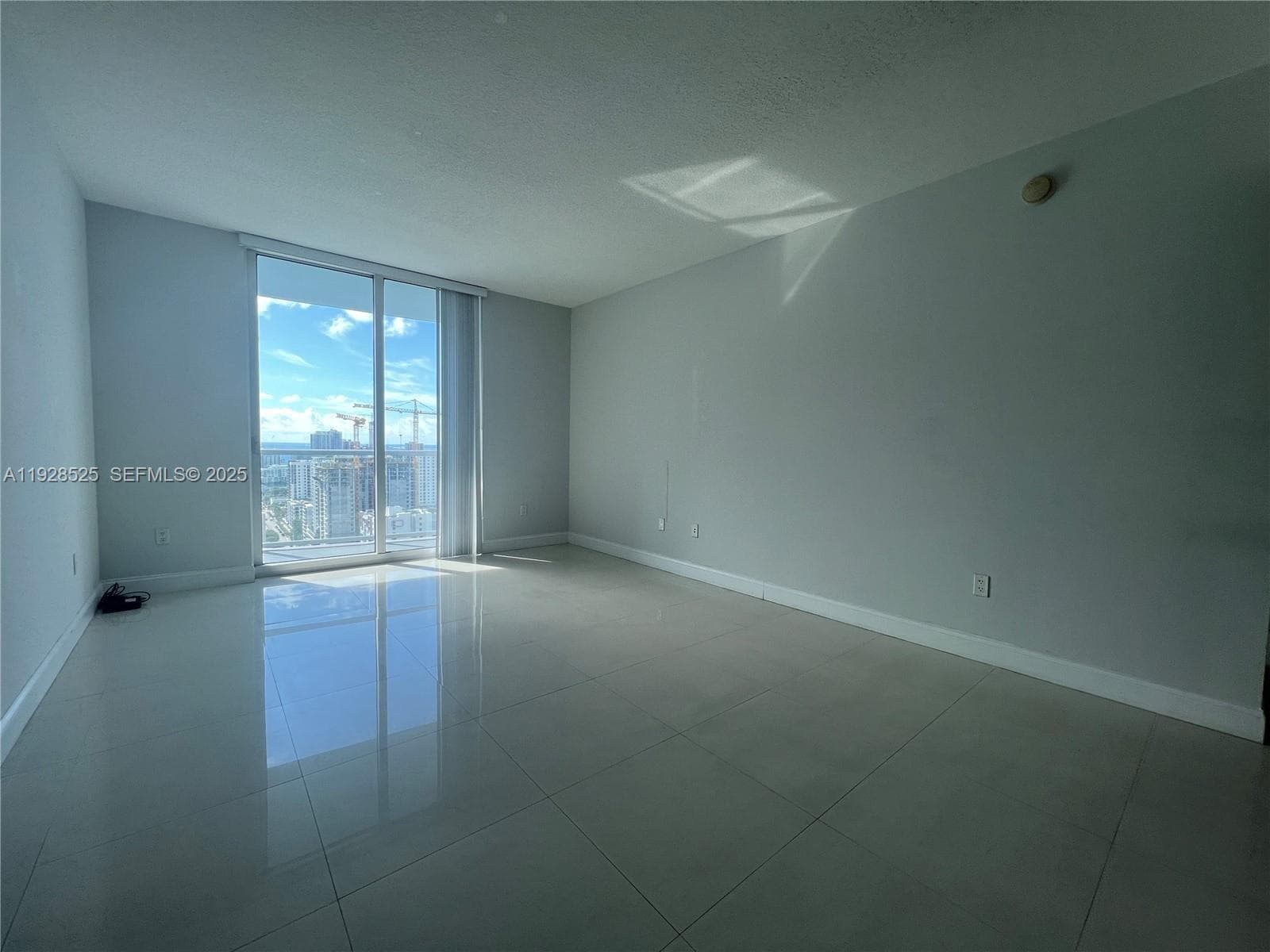 Latitude on the River · #2914 in Miami - Photo 7
