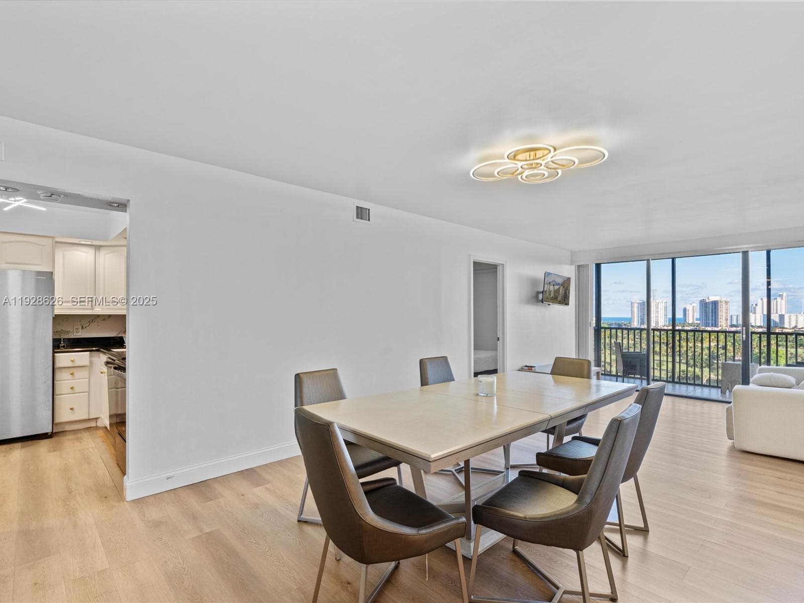 CORONADO CONDO TOWER I · #1608 in Aventura - Photo 6