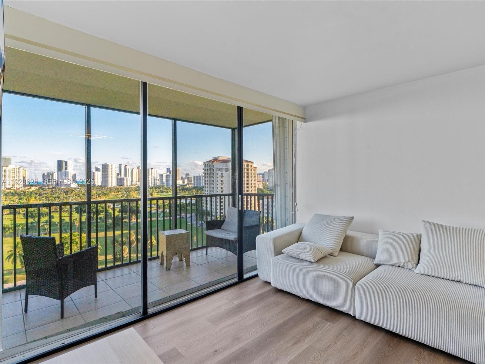 CORONADO CONDO TOWER I · #1608 in Aventura - Photo 3