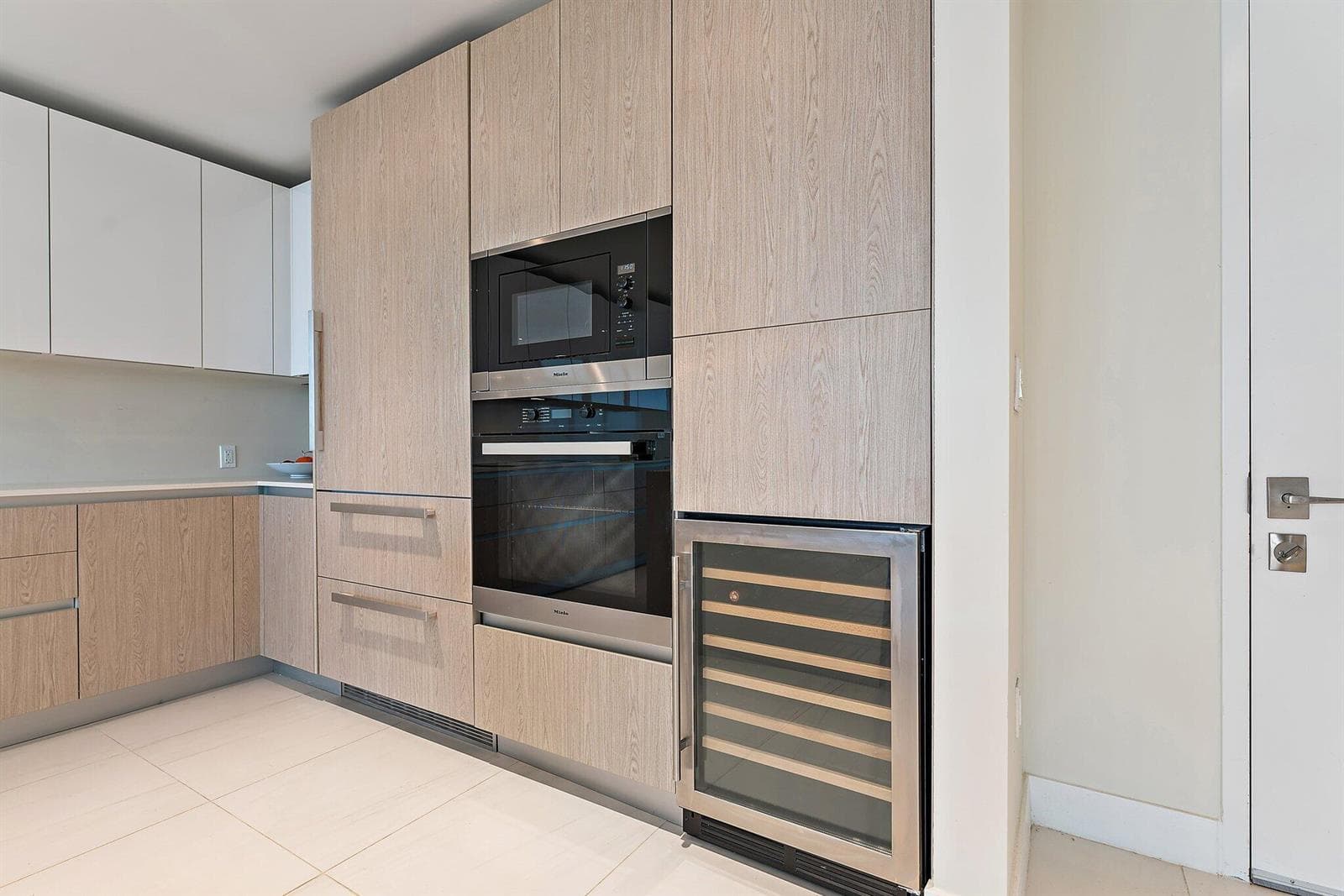 006-3100NOceanDr-1501-SingerIsland-SMALL
