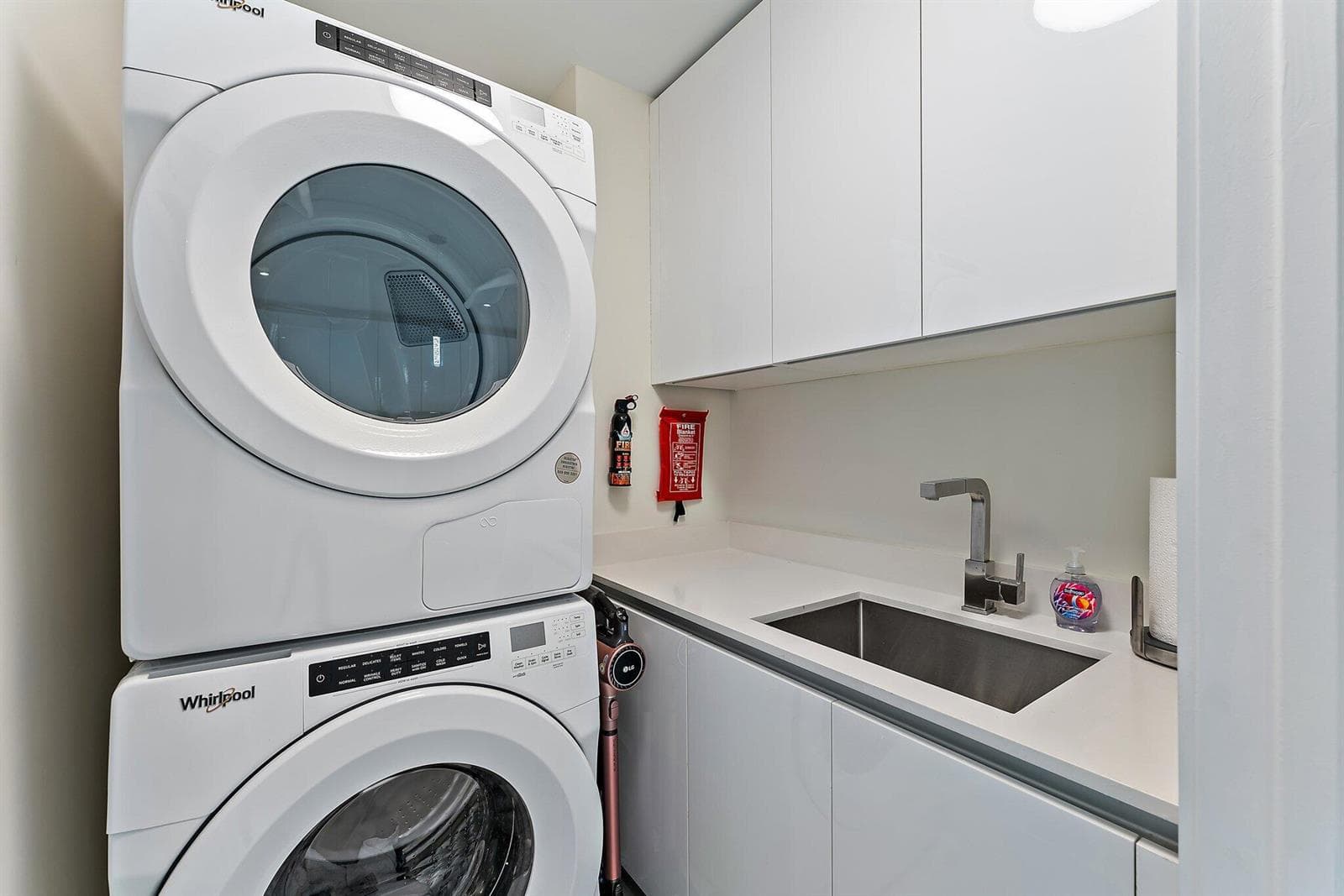 018-3100NOceanDr-1501-SingerIsland-SMALL