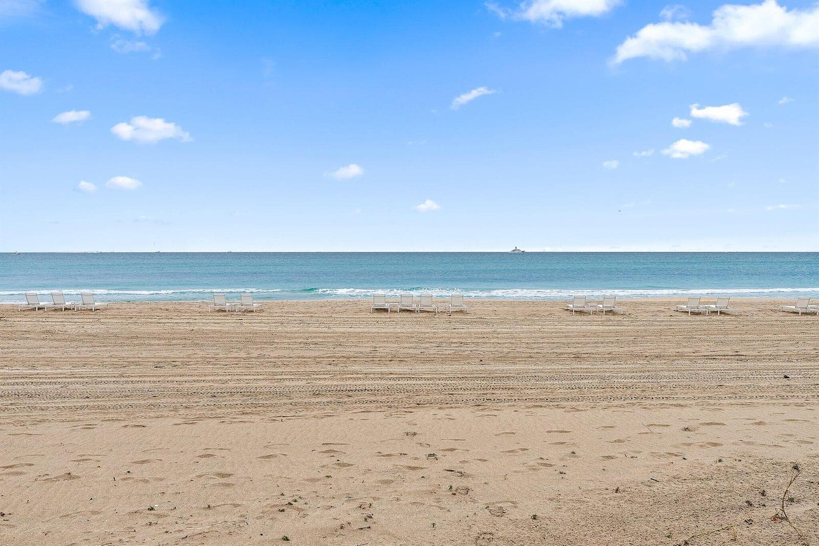 044-3100NOceanDr-1501-SingerIsland-SMALL