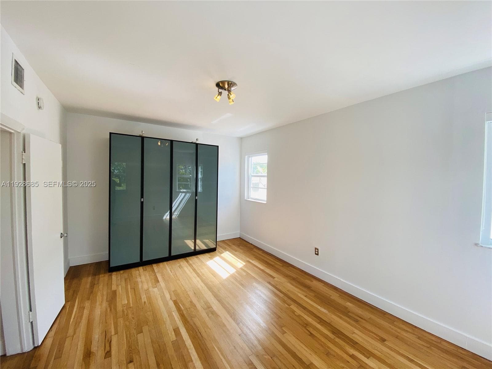 BAY DRIVE CONDO · #11 in Miami Beach - Photo 14