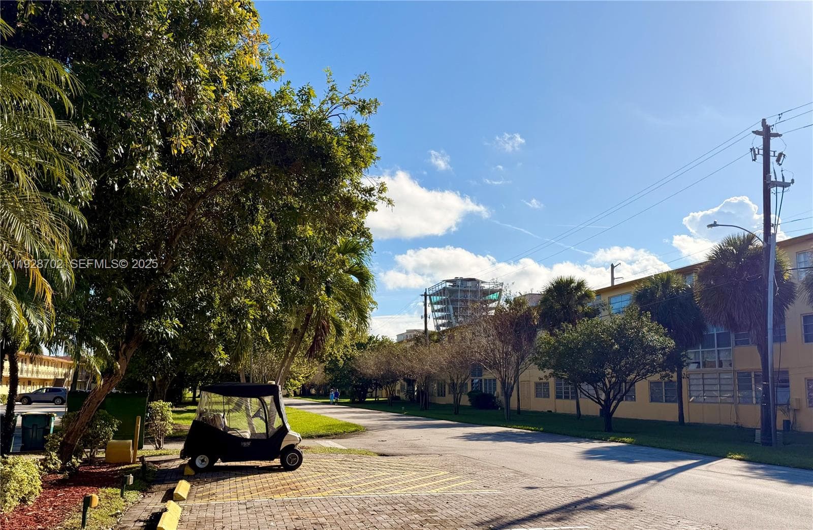 BISC LAKE GARDENS NO 2 BL · #F217 in Aventura - Photo 6