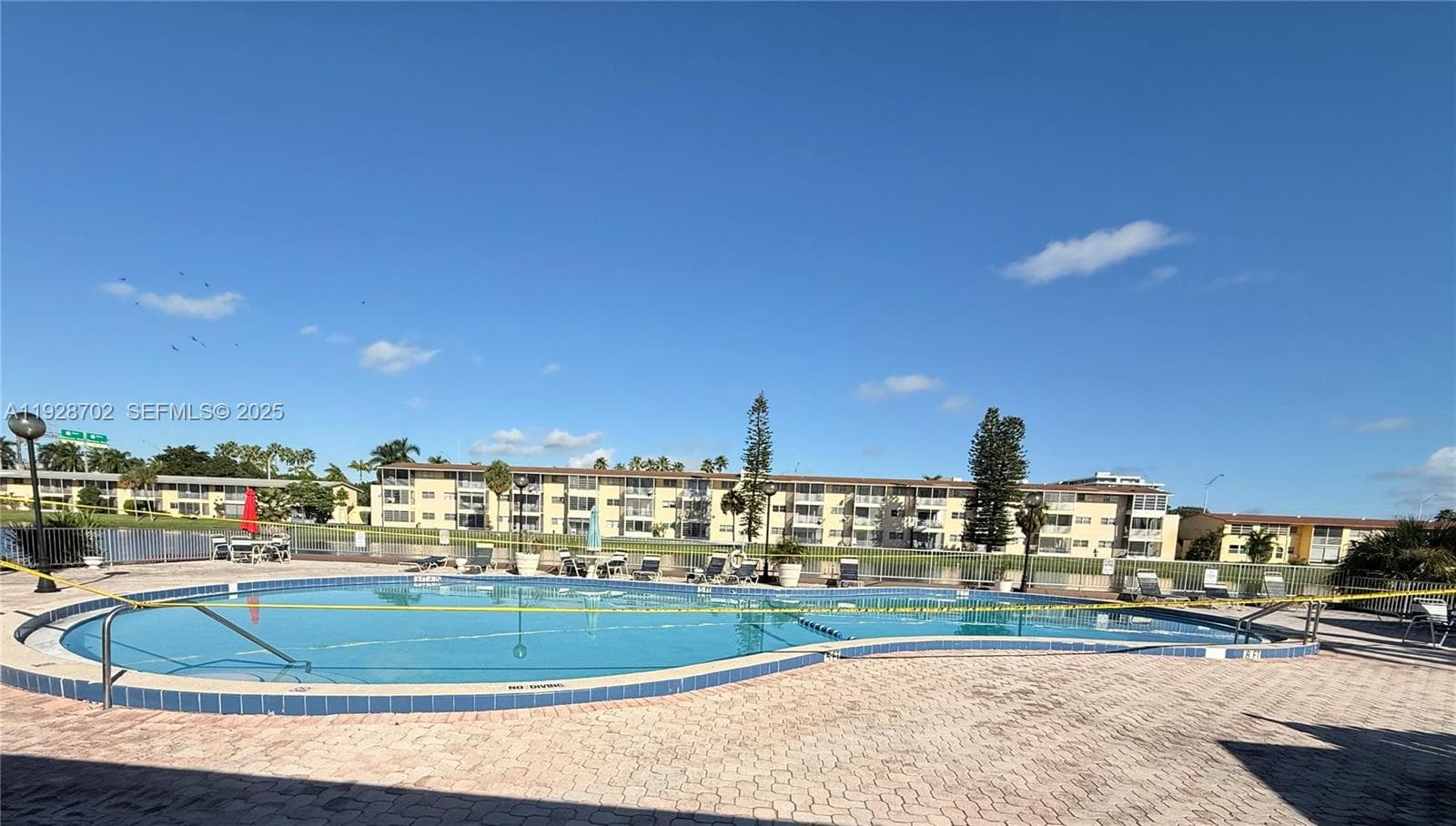 BISC LAKE GARDENS NO 2 BL · #F217 in Aventura - Photo 3