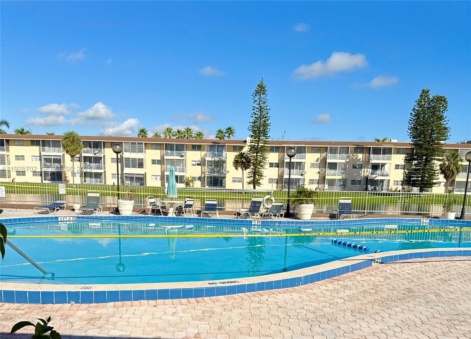 BISC LAKE GARDENS NO 2 BL · #F217 in Aventura - Photo 4