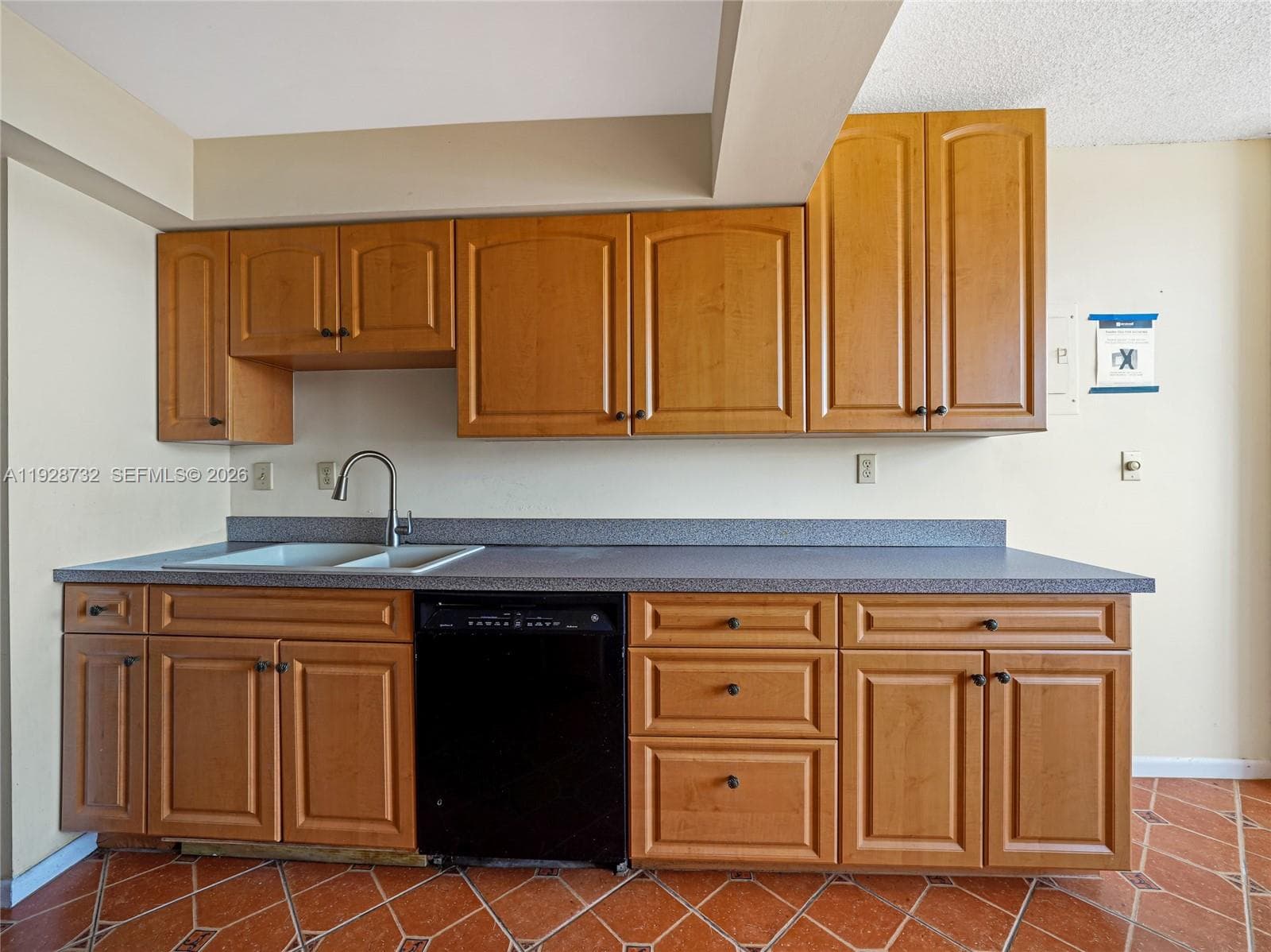 LAKE POINT TOWER CONDOMIN · #6 in Hallandale Beach - Photo 16