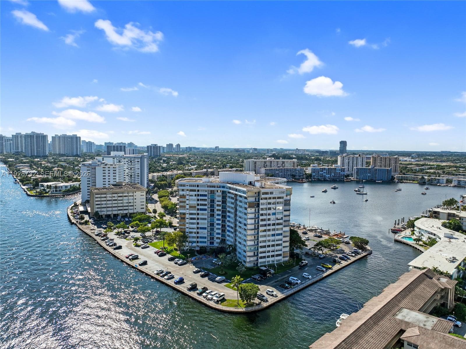 LAKE POINT TOWER CONDOMIN · #6 in Hallandale Beach - Photo 28