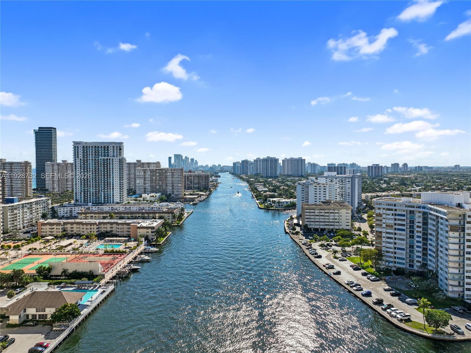 LAKE POINT TOWER CONDOMIN · #6 in Hallandale Beach - Photo 30