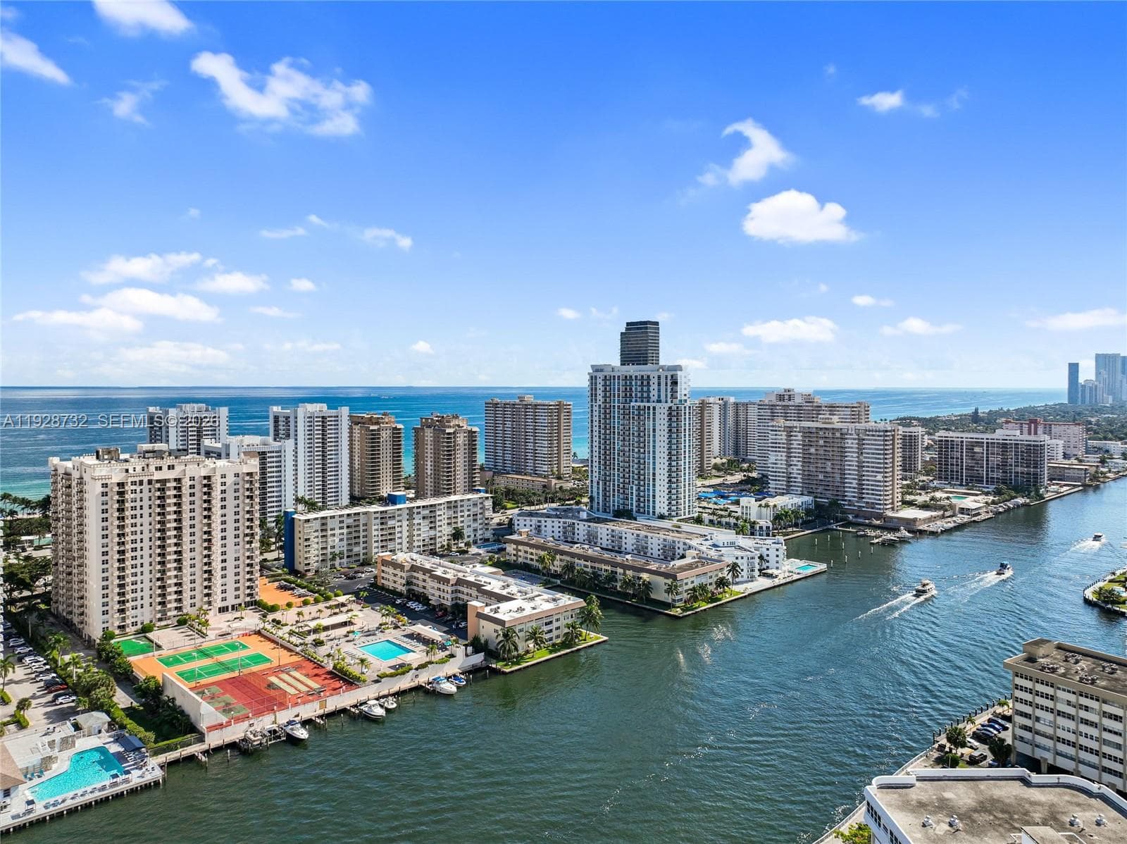 LAKE POINT TOWER CONDOMIN · #6 in Hallandale Beach - Photo 35