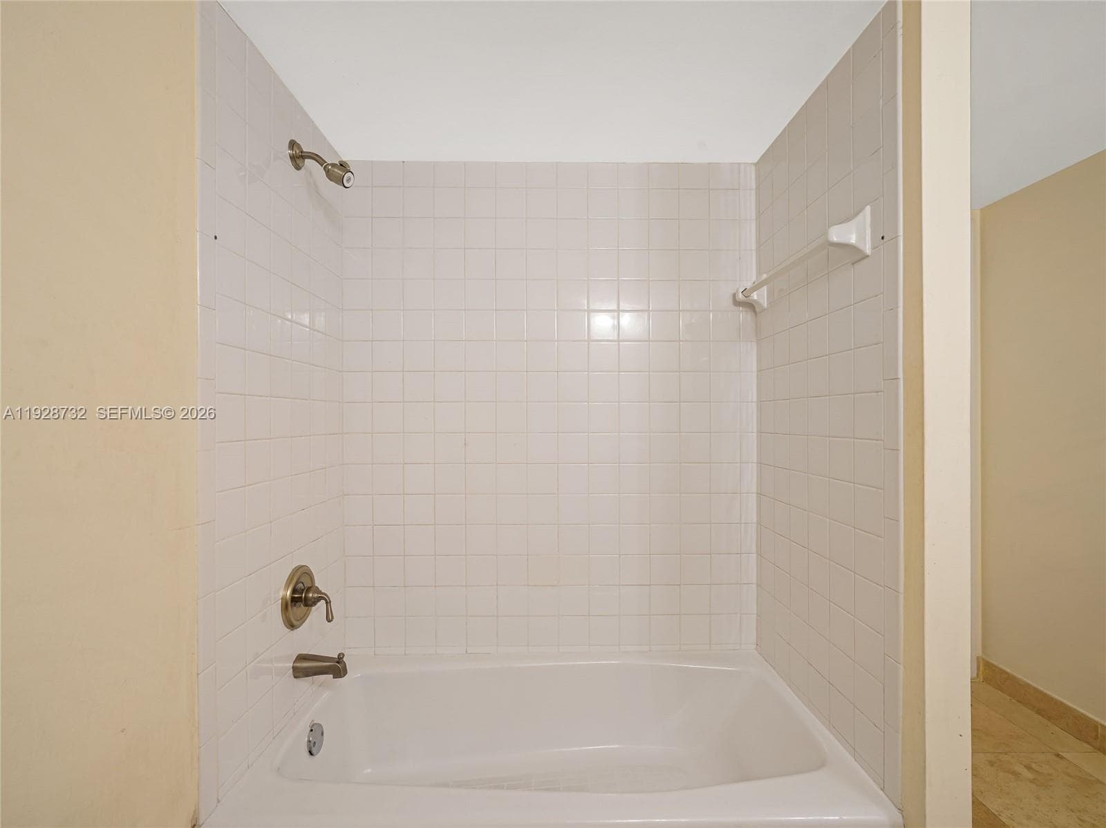 LAKE POINT TOWER CONDOMIN · #6 in Hallandale Beach - Photo 21