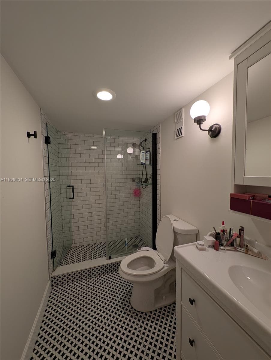 WILSHIRE CONDO · #708W in Miami - Photo 13