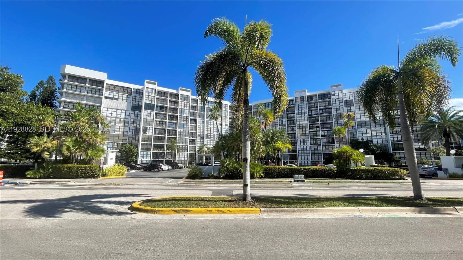 OCEANVIEW PARK CONDO · #807 in Hallandale Beach - Photo 22