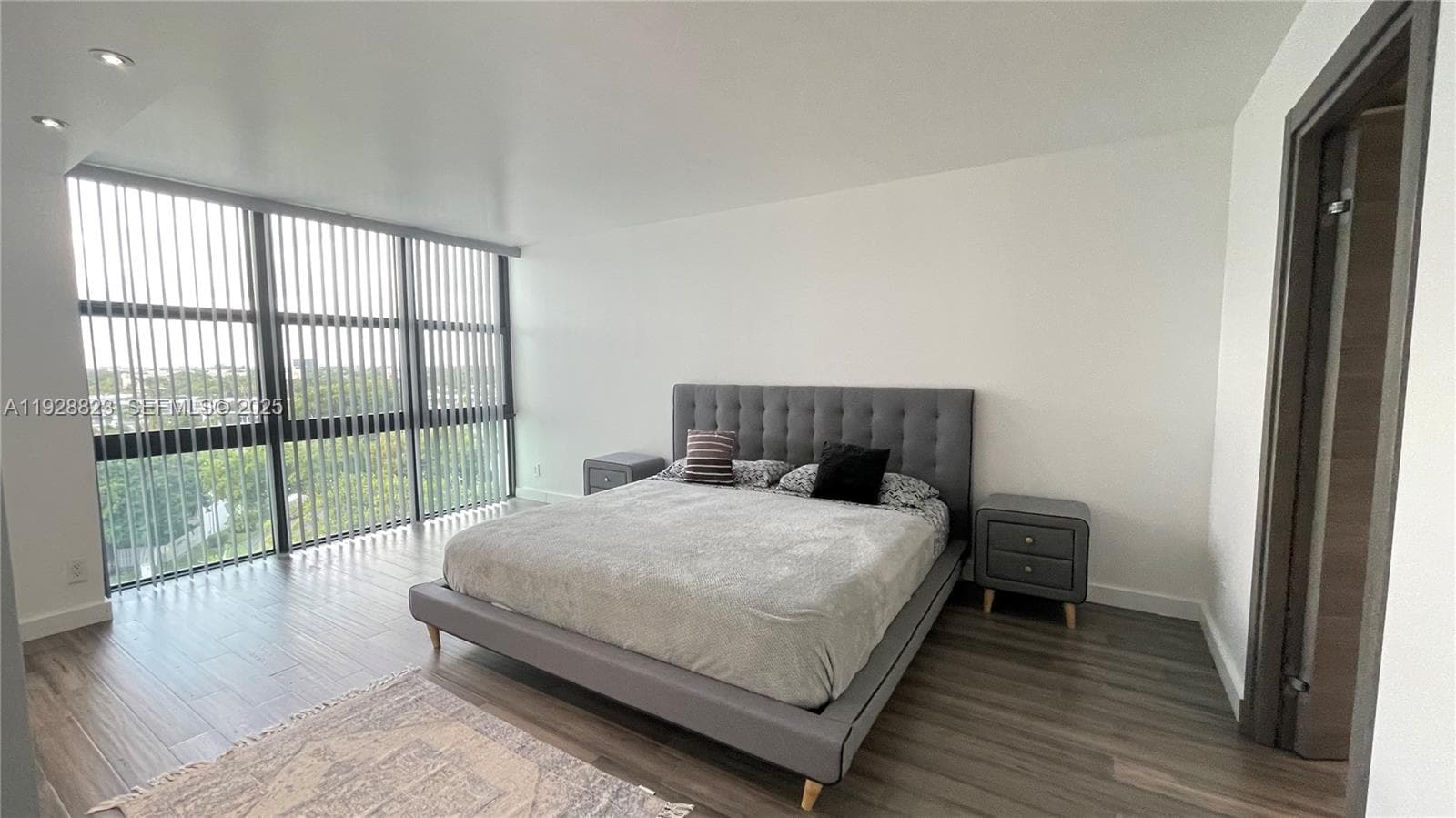 OCEANVIEW PARK CONDO · #807 in Hallandale Beach - Photo 7