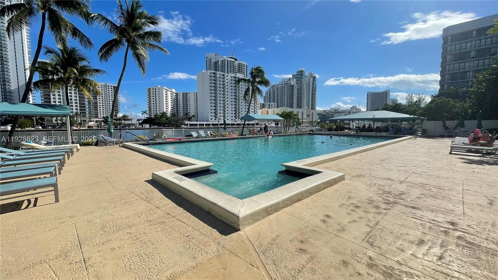OCEANVIEW PARK CONDO · #807 in Hallandale Beach - Photo 18