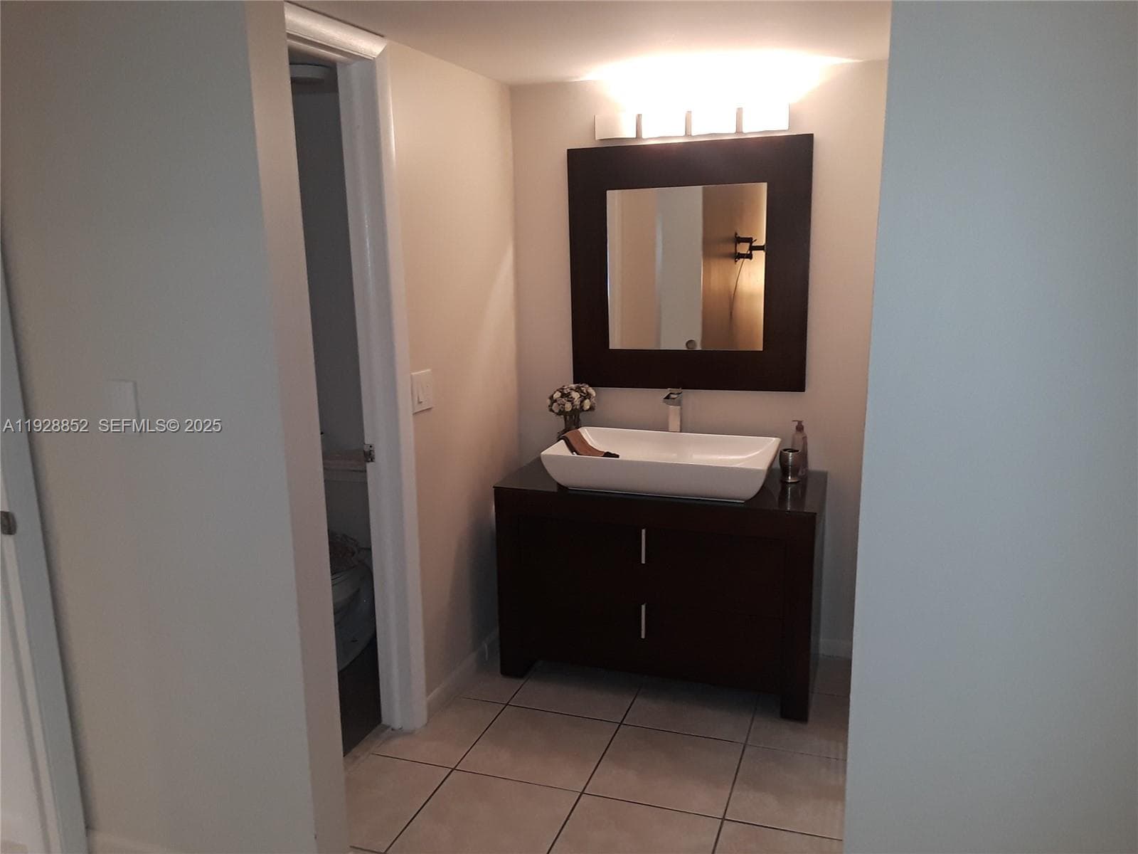 Master bedroom bathroom