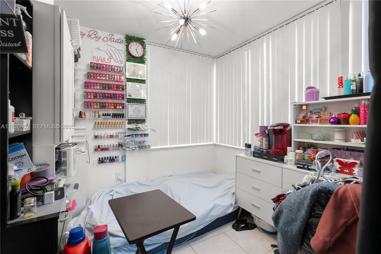 This den area could be used as an extra small bedroom, making this unit a 3/2 condo.