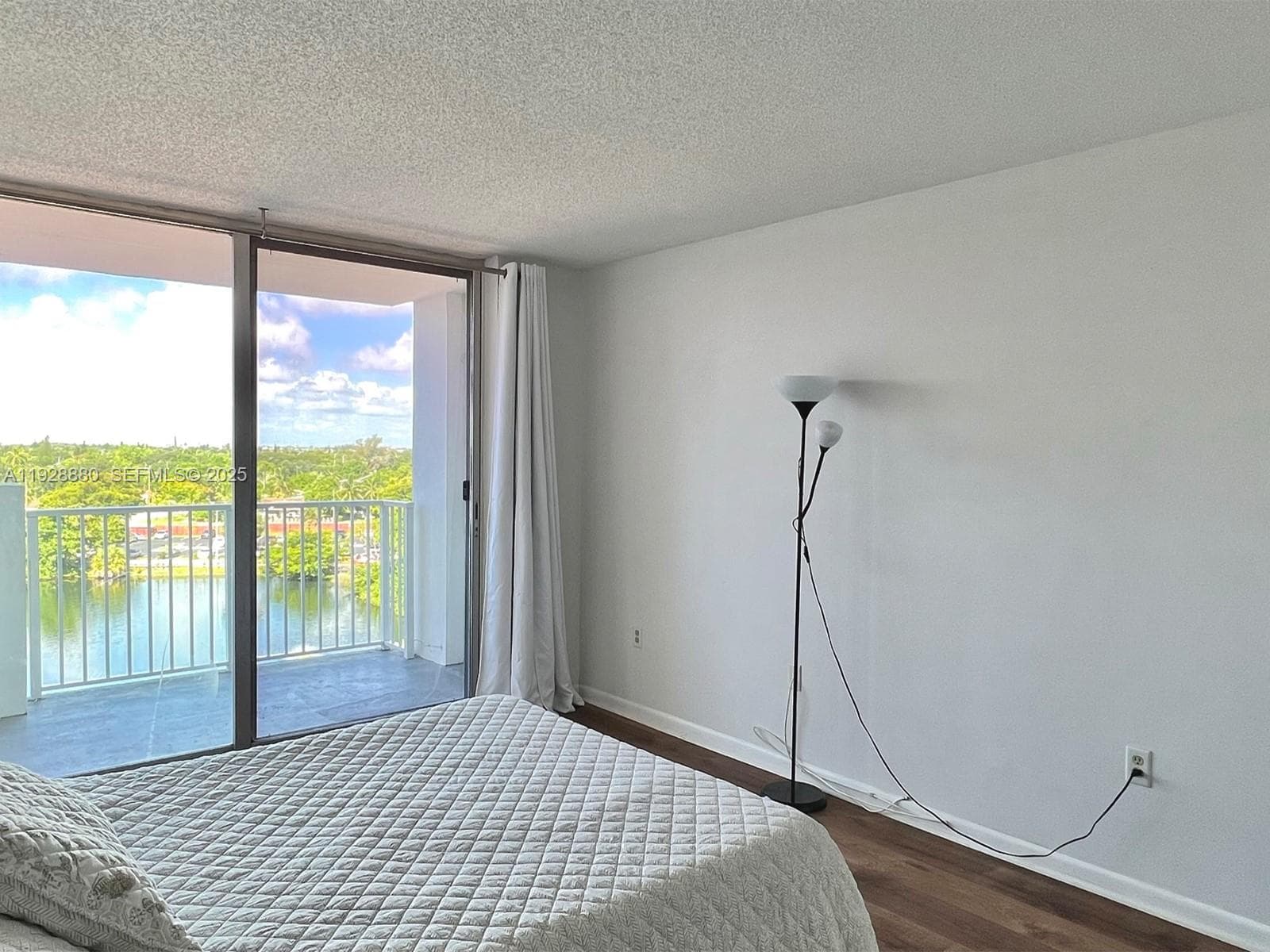 WILSHIRE CONDO · #711E in Miami - Photo 13