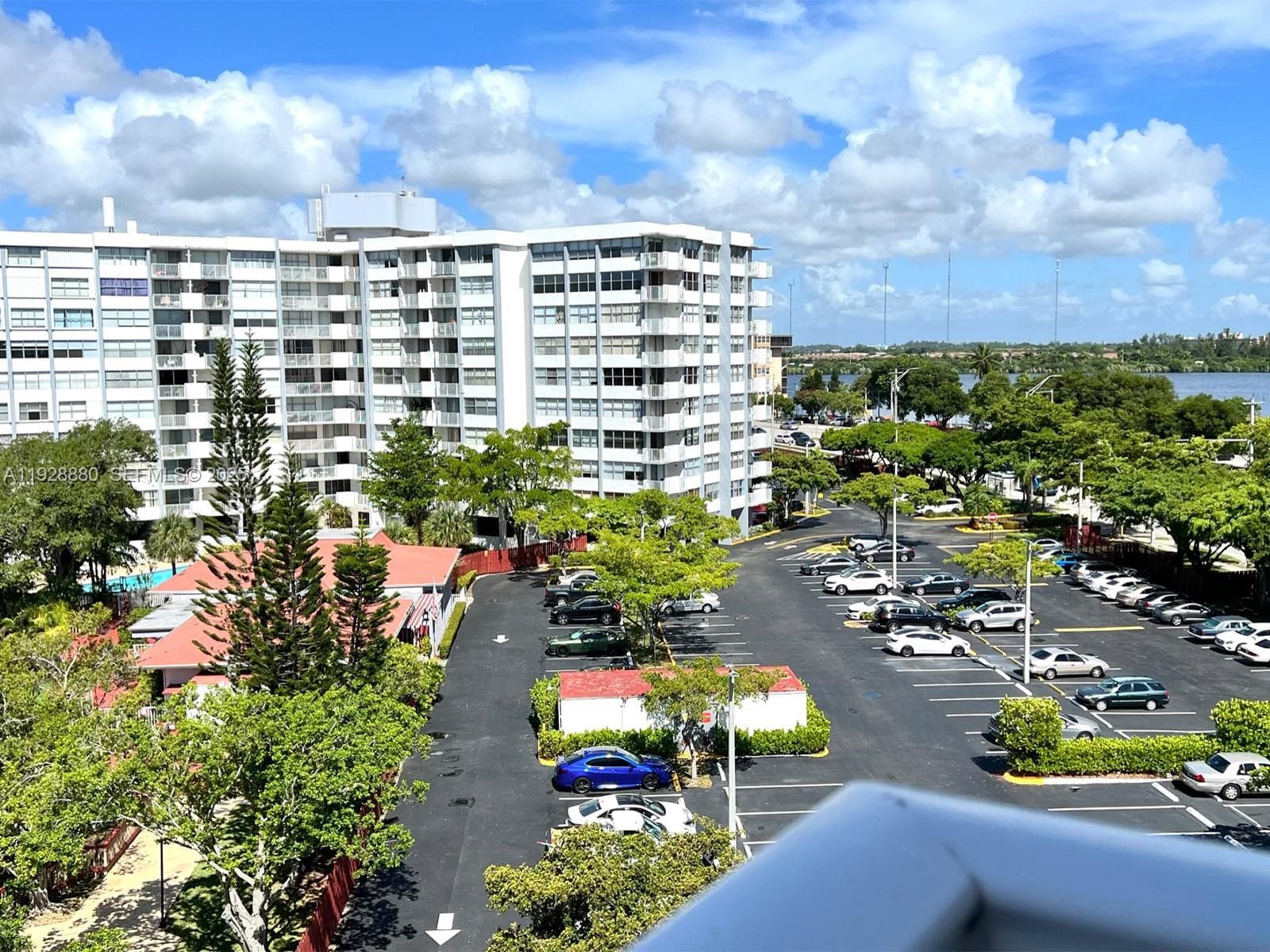WILSHIRE CONDO · #711E in Miami - Photo 17