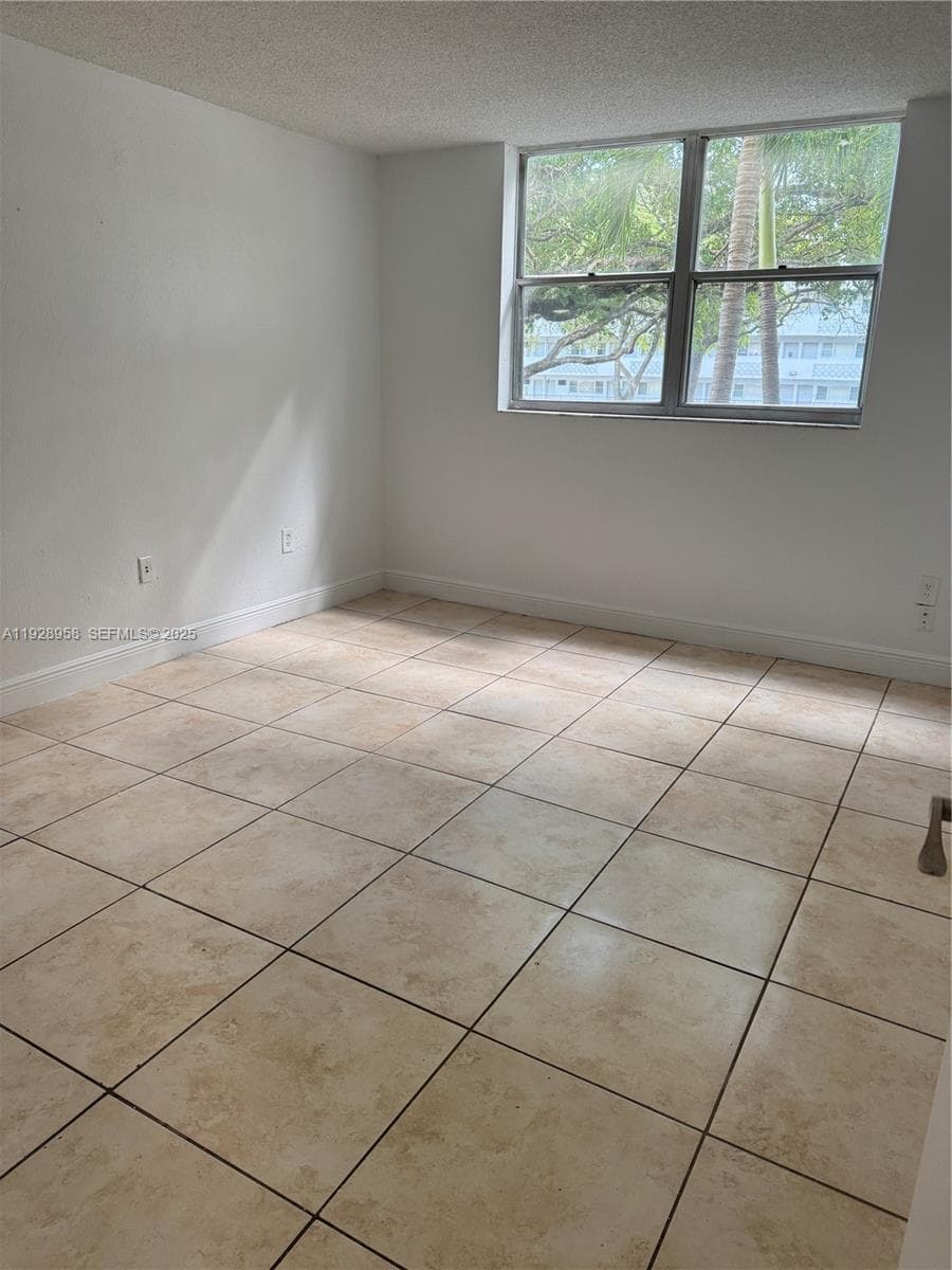 BAYVIEW PALMS CONDO · #231 in North Miami - Photo 7