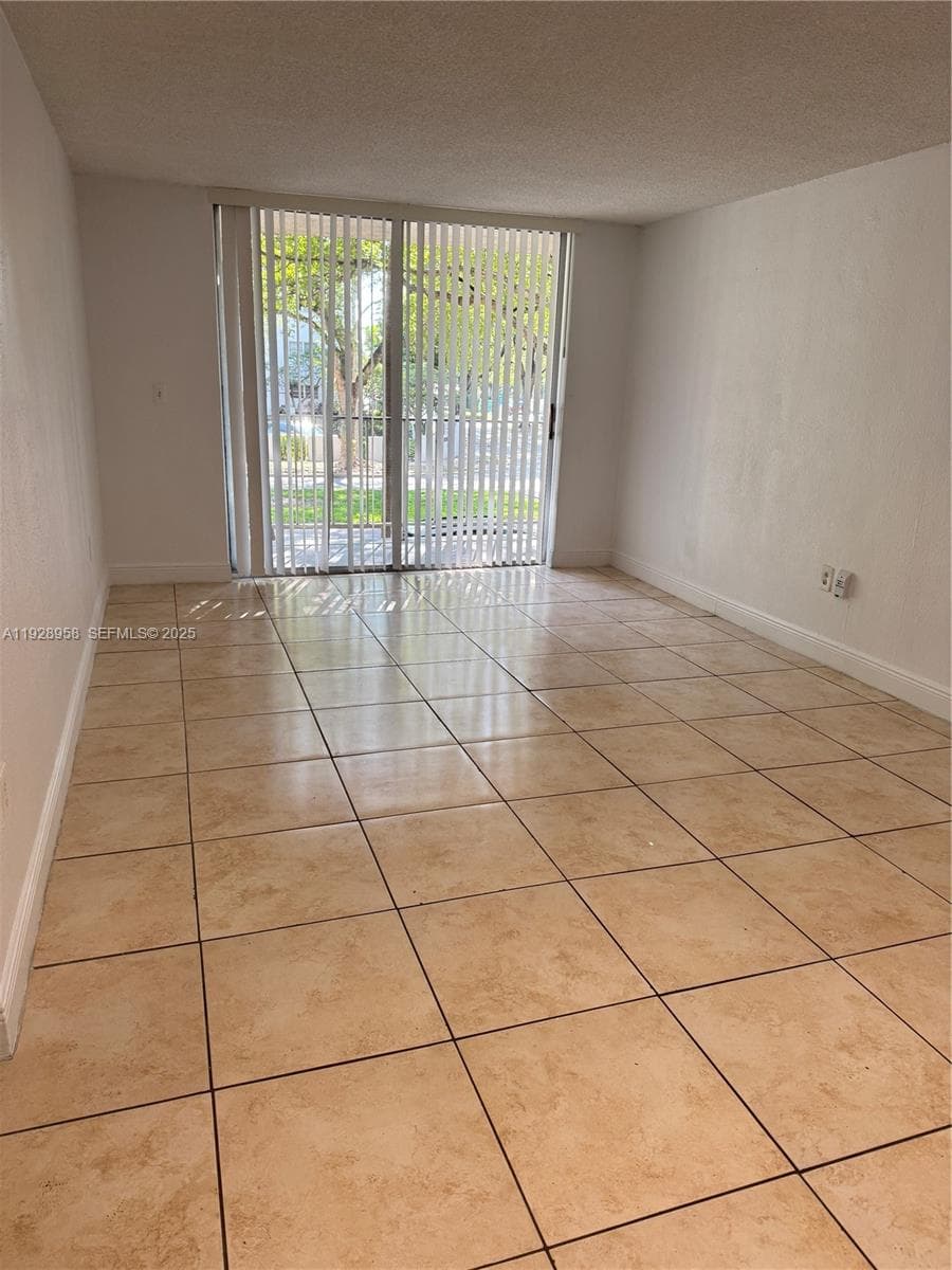 BAYVIEW PALMS CONDO · #231 in North Miami - Photo 4
