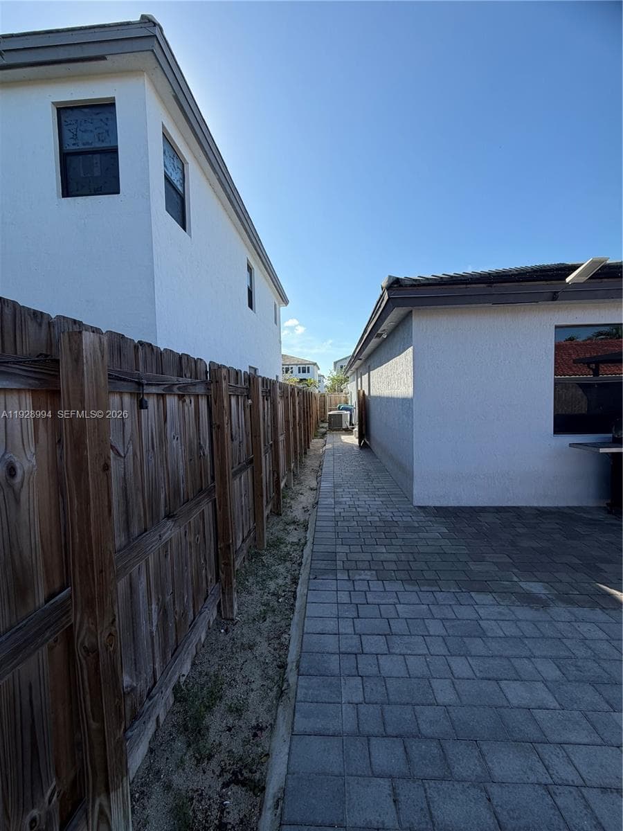 13361 SW 284th Ter photo 4