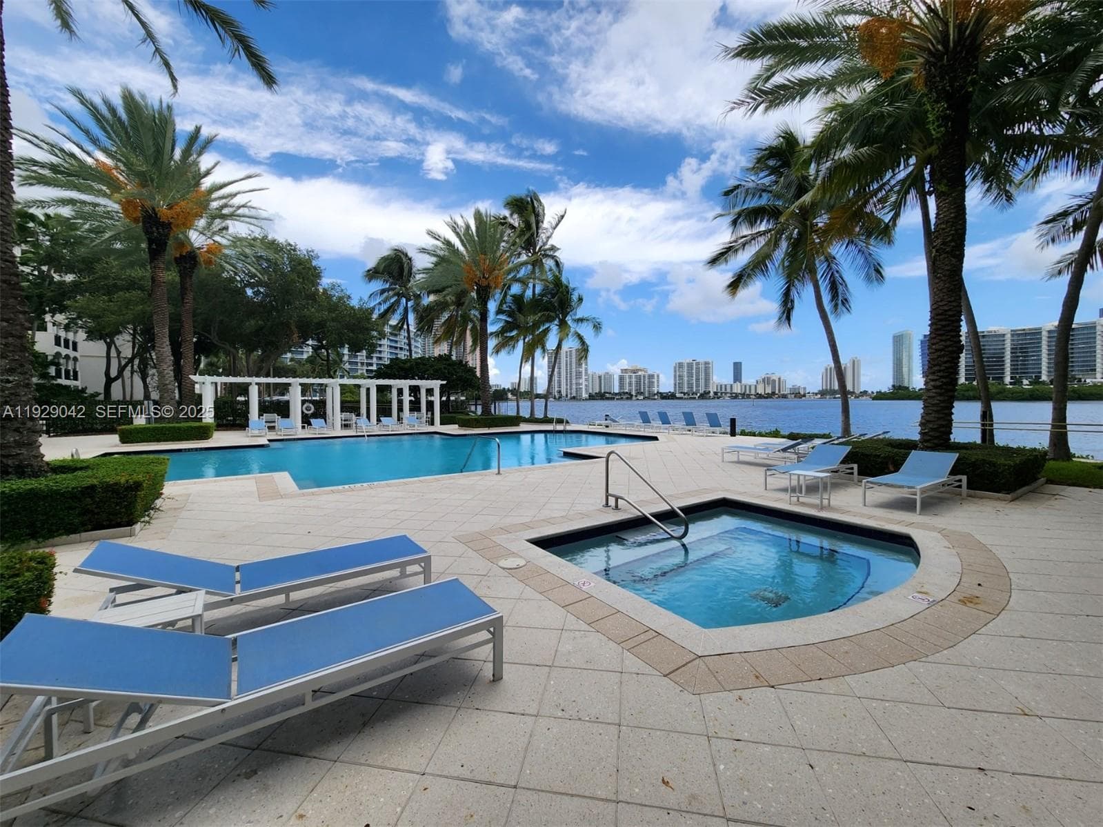 VILLAGE BY THE BAY CONDO · #12315 in Aventura - Photo 36