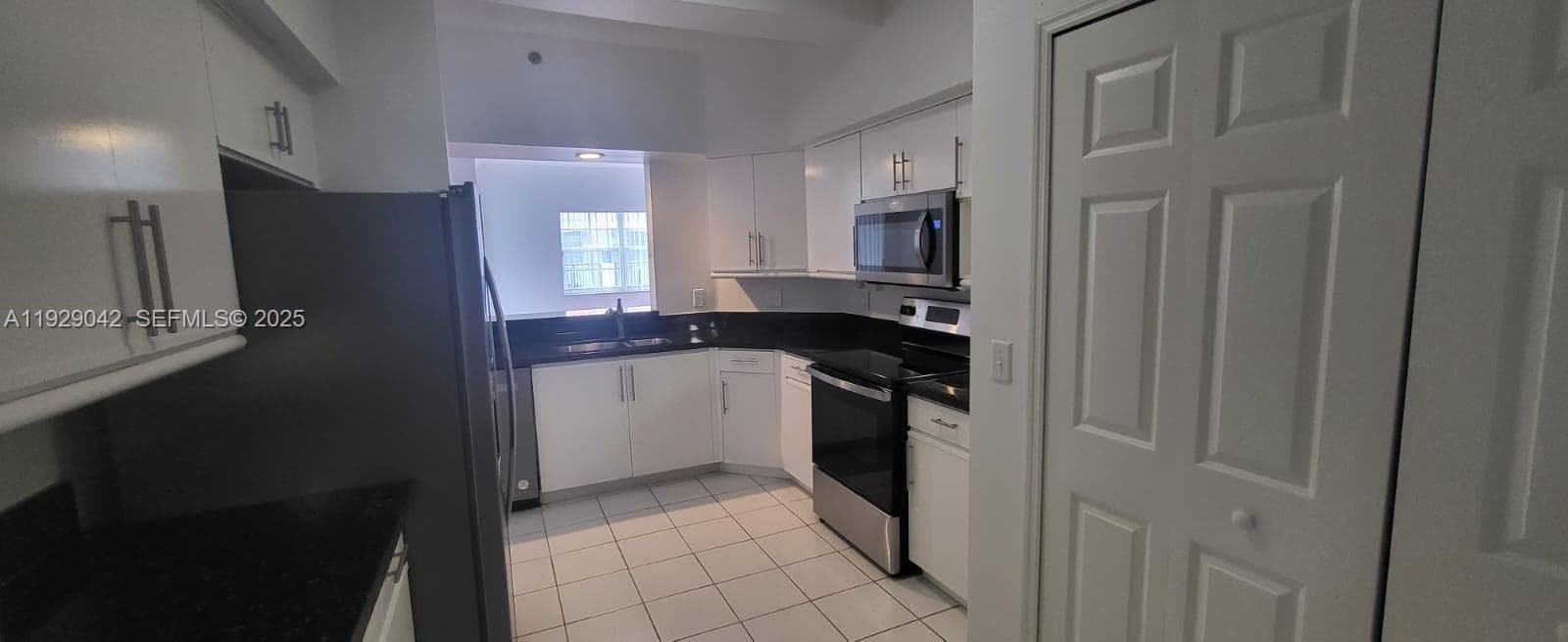 VILLAGE BY THE BAY CONDO · #12315 in Aventura - Photo 9