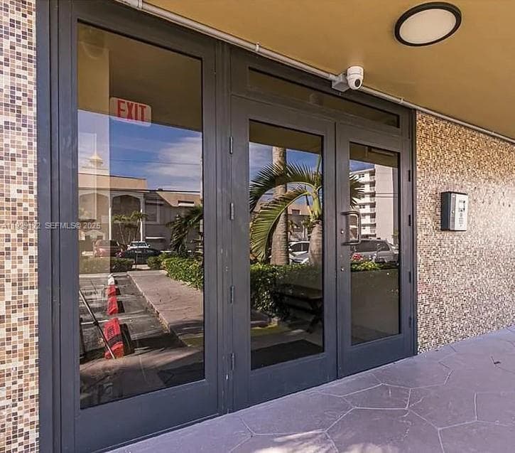 YACHT CLUB CONDO (THE) · #506 in Hallandale Beach - Photo 17