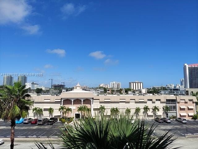 YACHT CLUB CONDO (THE) · #506 in Hallandale Beach - Photo 7