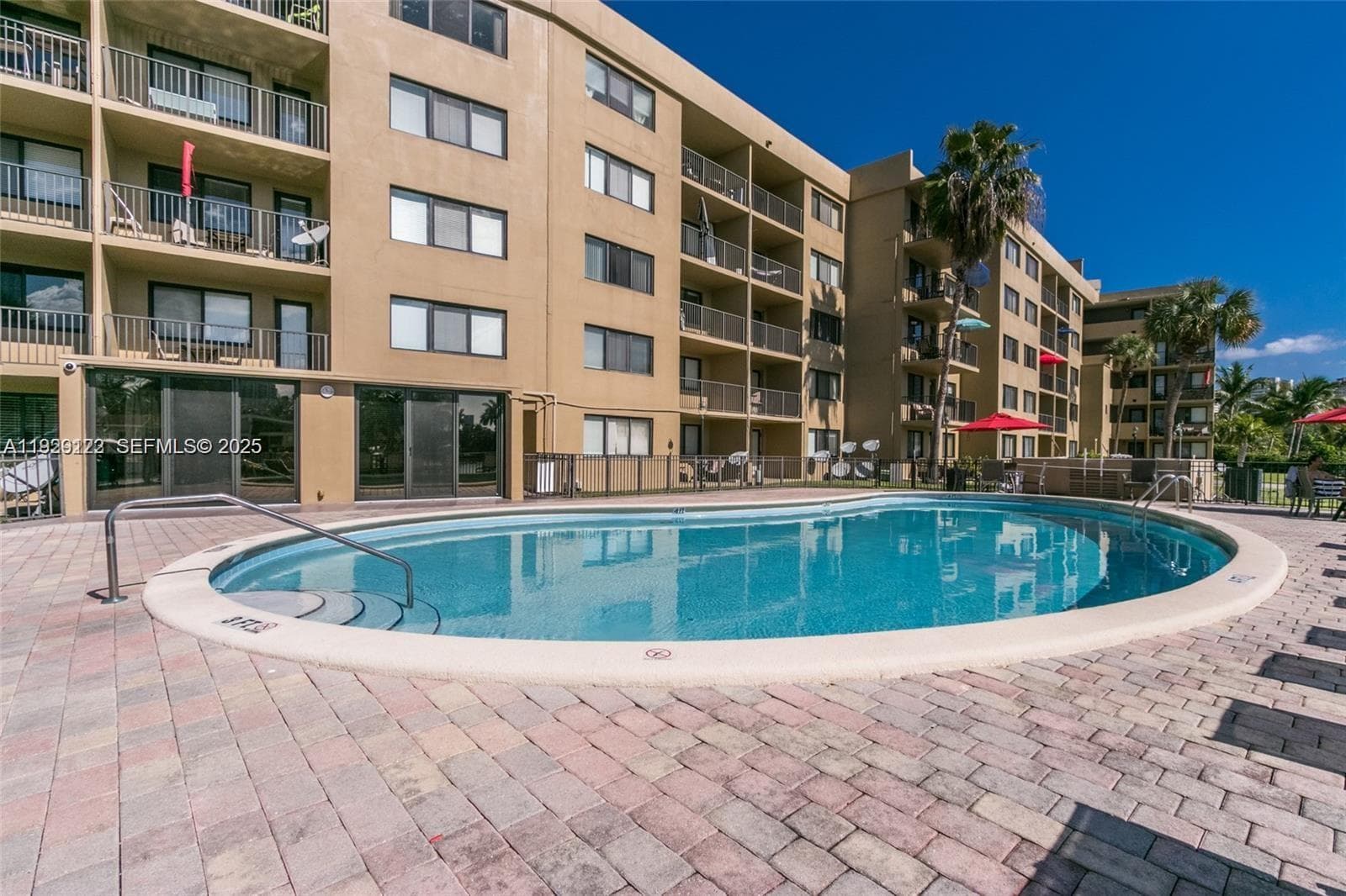 YACHT CLUB CONDO (THE) · #506 in Hallandale Beach - Photo 9