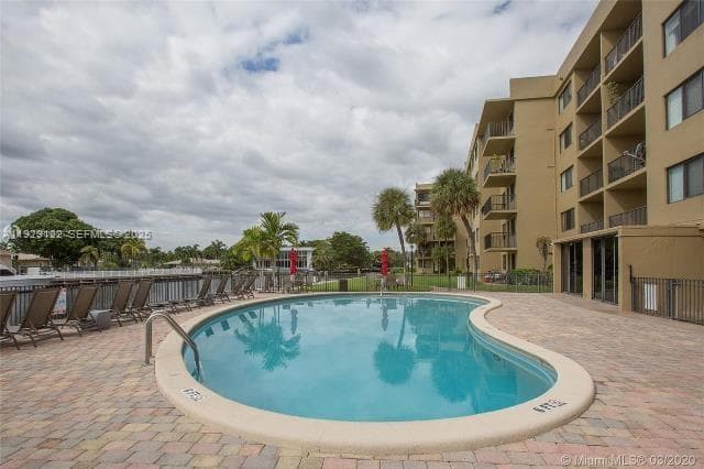 YACHT CLUB CONDO (THE) · #506 in Hallandale Beach - Photo 10
