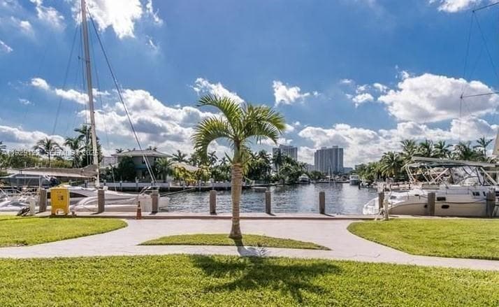 YACHT CLUB CONDO (THE) · #506 in Hallandale Beach - Photo 11