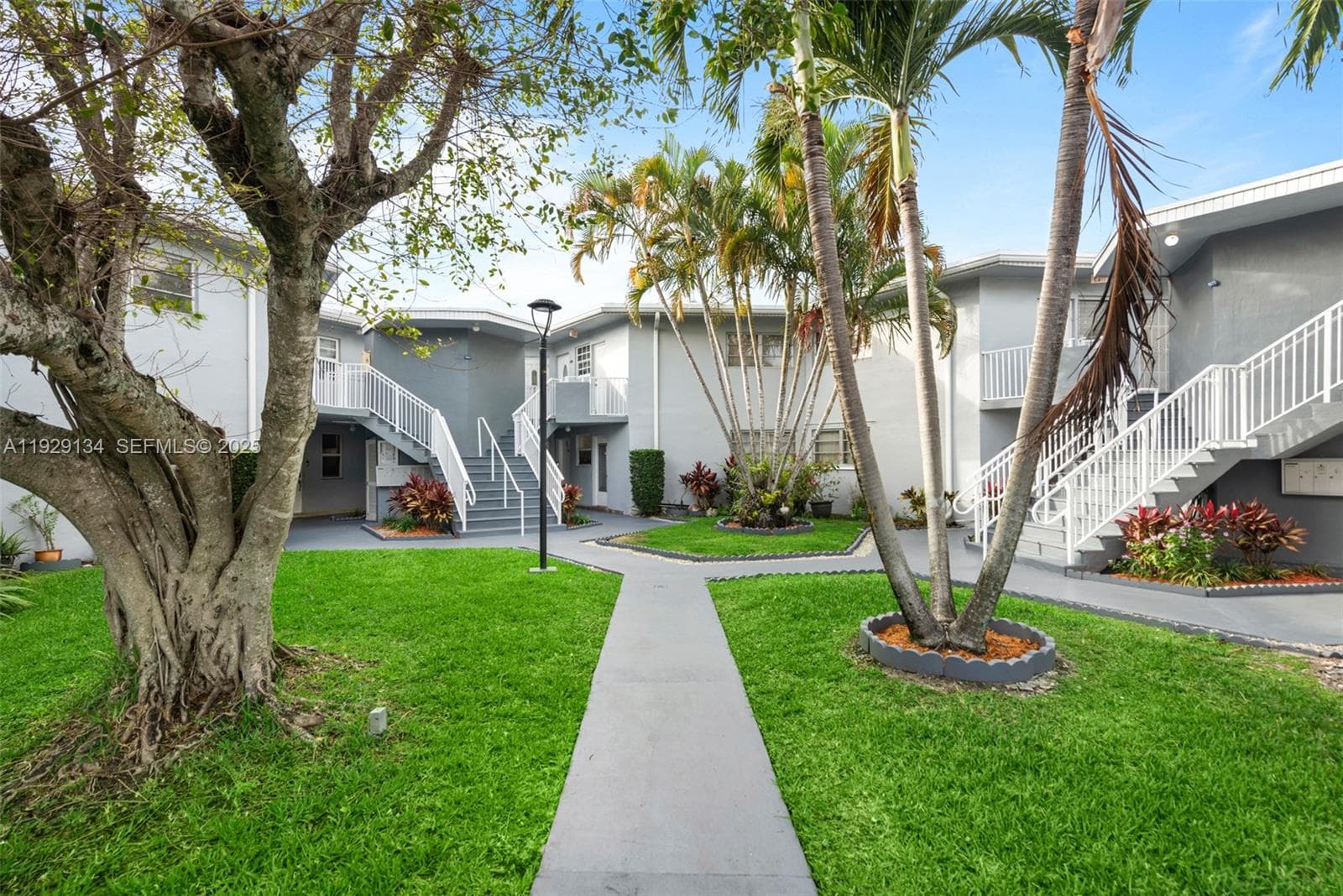 SKY LAKE GARDENS · #145 in Miami - Photo 16