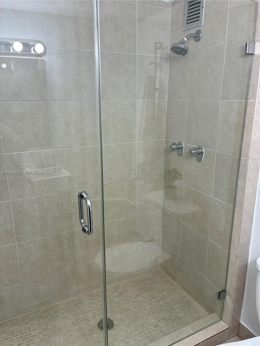 KEYSTONE TOWERS CONDO · #710 in North Miami - Photo 12